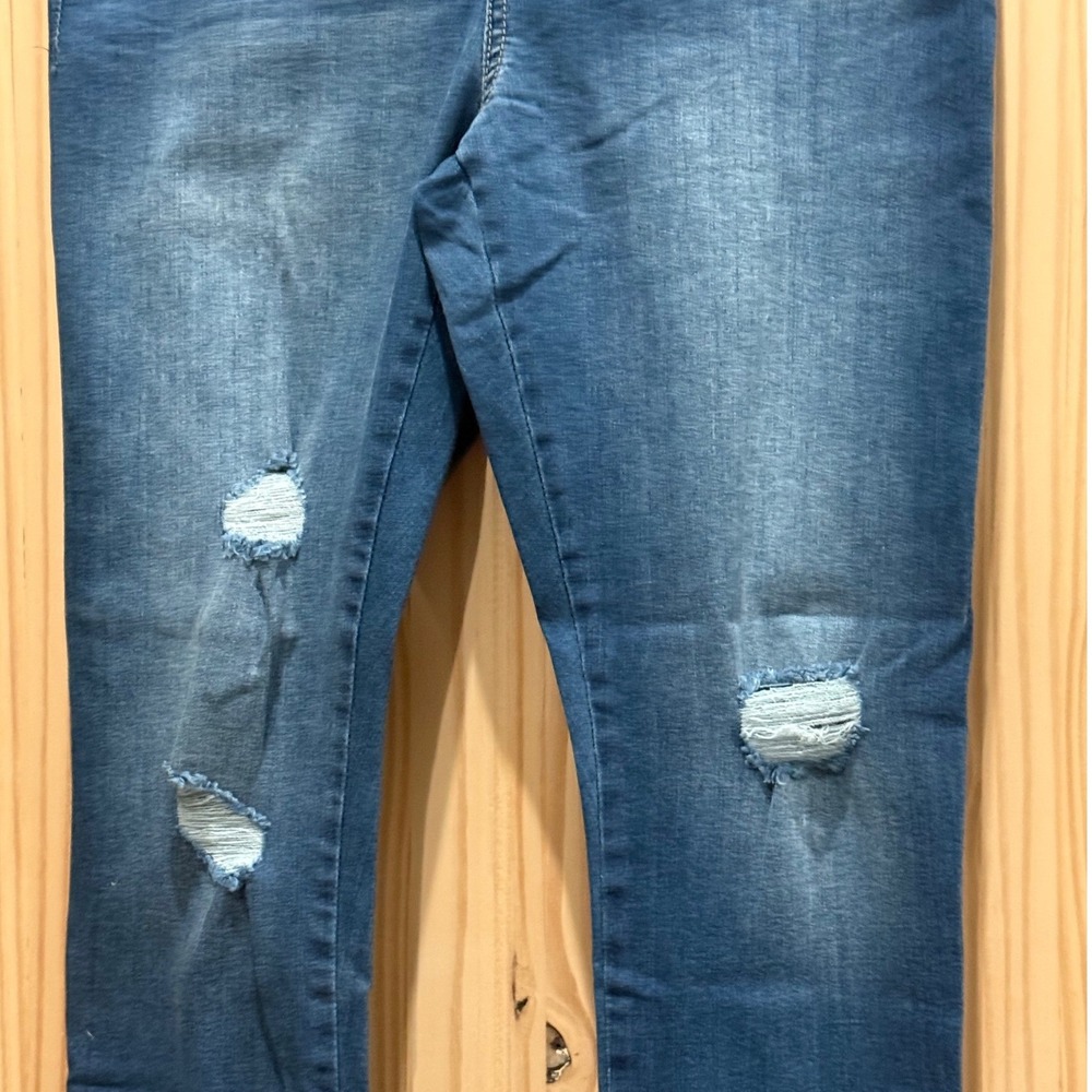 Juicy Couture Womens Size 12 Distressed Skinny Jeans Medium Wash Blue Denim - Picture 2 of 5